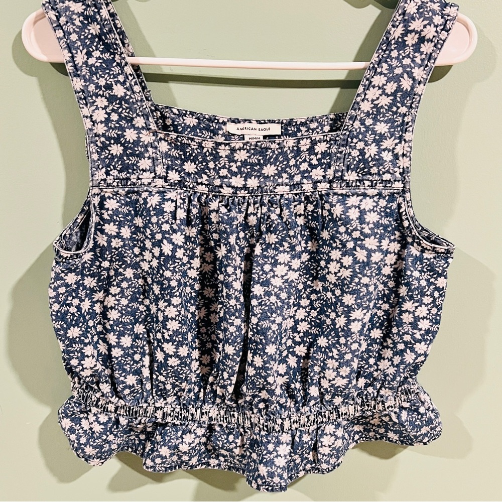 American Eagle crop top